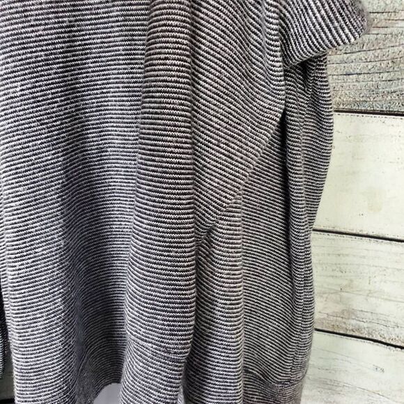 Maurices Women’s Lace-Up Hoodie Sweater Gray Striped Long Sleeve Size 0x - Picture 3 of 12